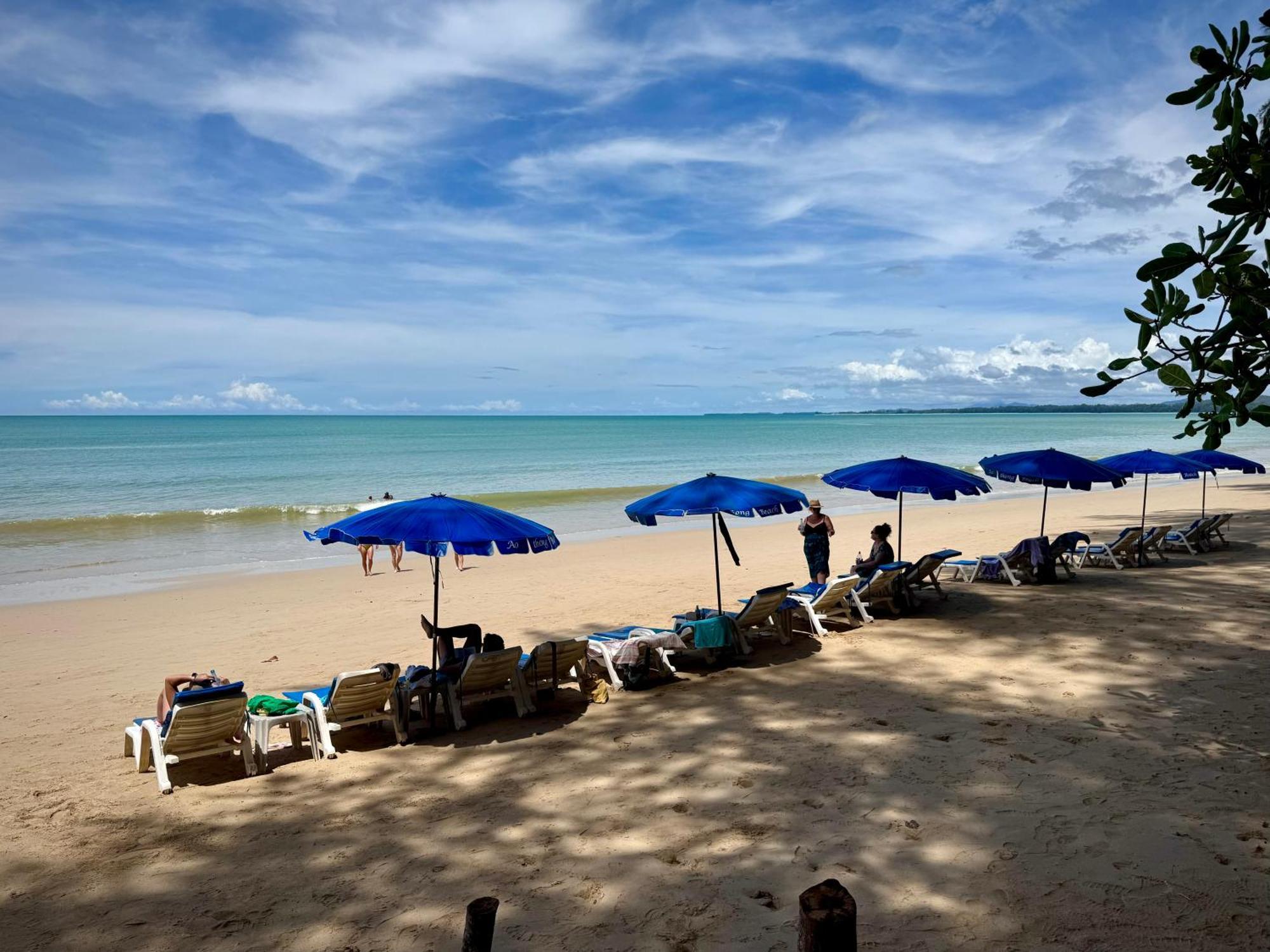 Ao Thong Beach Resort Bang Sak Exterior foto